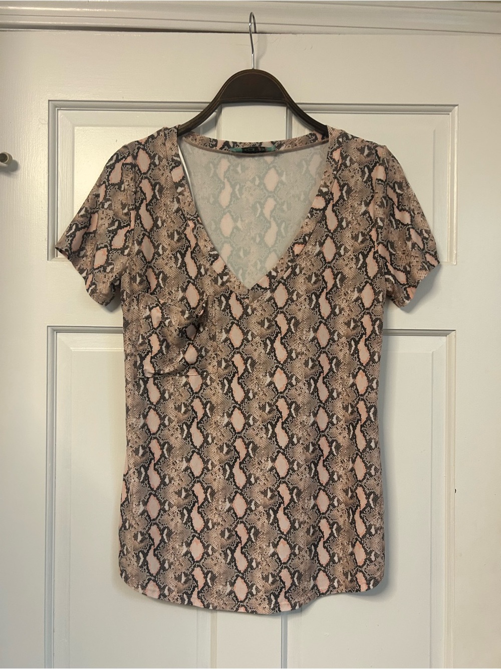 Karlie Pink Snake-Print V-Neck Short Sleeve Pocket Top